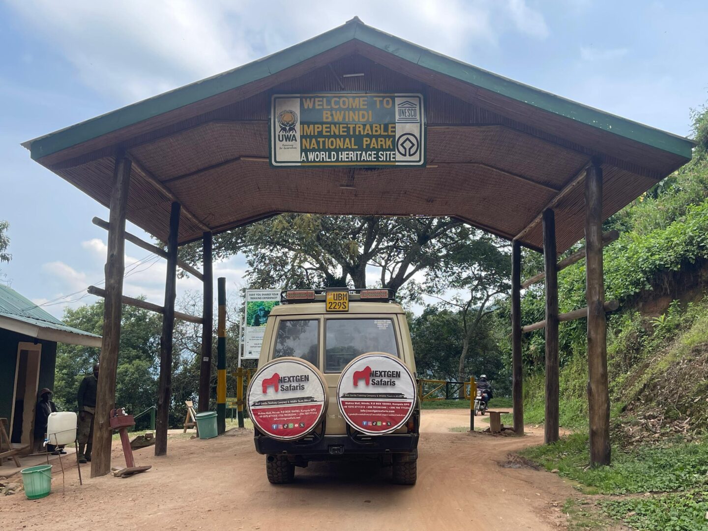 1 Day Bwindi Gorilla Trek 26 Nextgen 5 Seater Land Cruiser in Bwindi