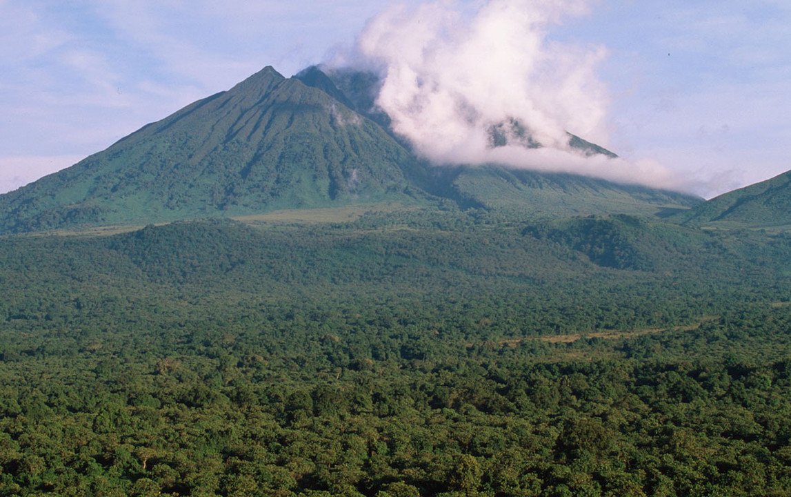 Transfer to Volcanoes National Park